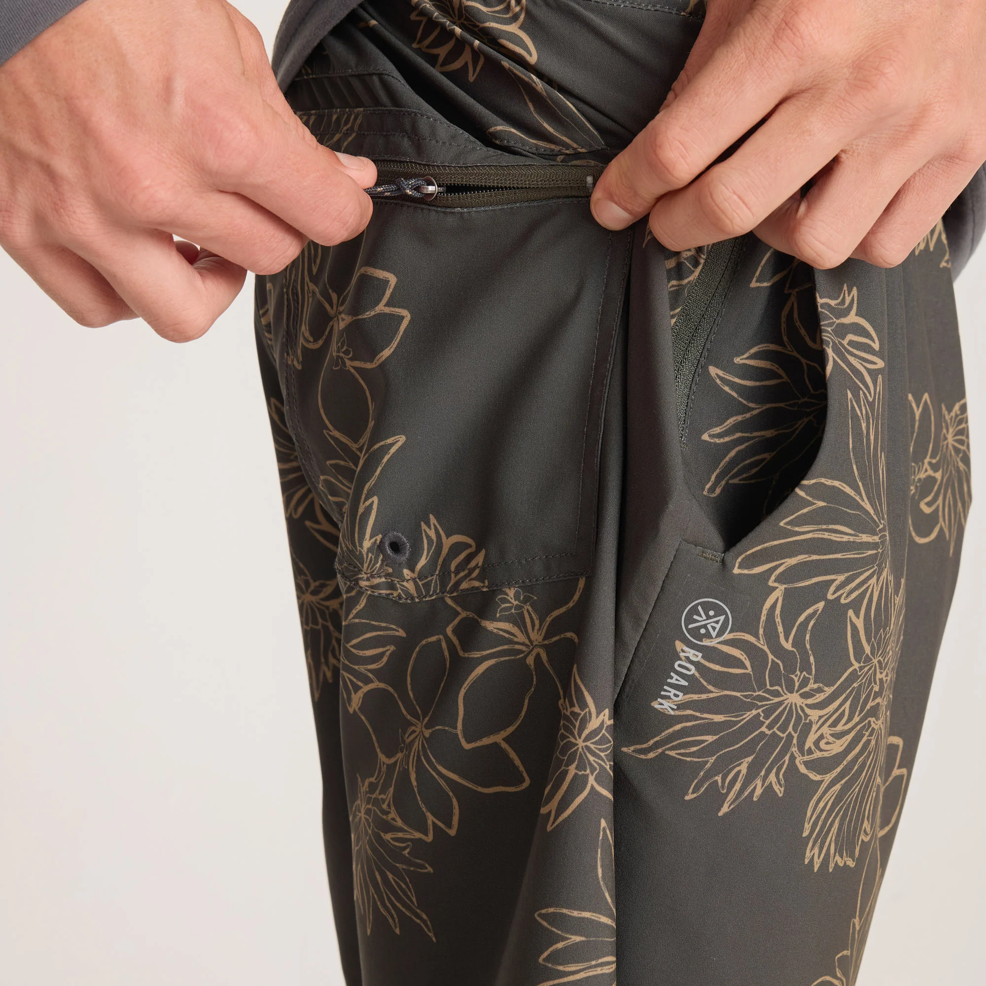 Serrano 7" Active Stretch Shorts - Onyx Floral - Image 5