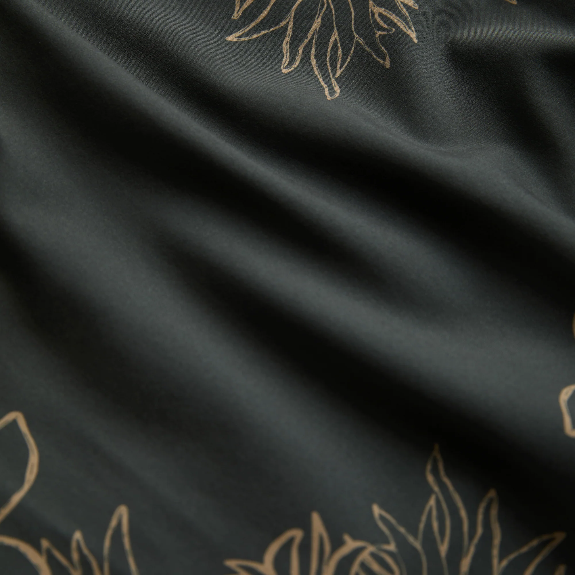 Serrano 7" Active Stretch Shorts - Onyx Floral - Image 9